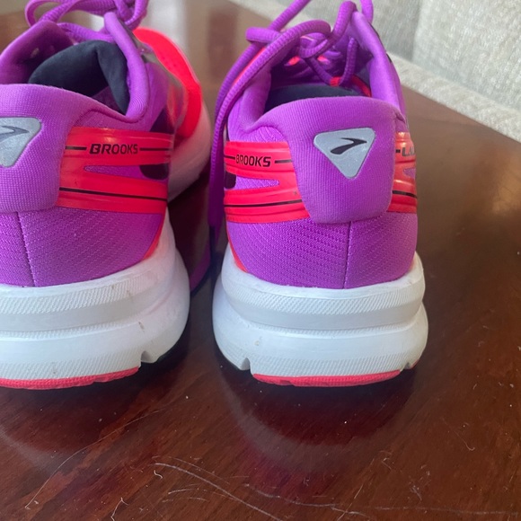 Brooks Running shoes - Picture 3 of 4